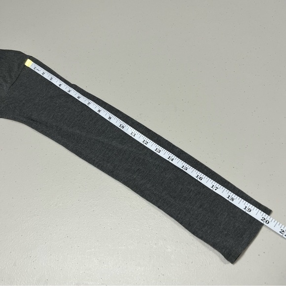 Vince. Mock Neck Boxy Long Sleeve - Picture 6 of 6